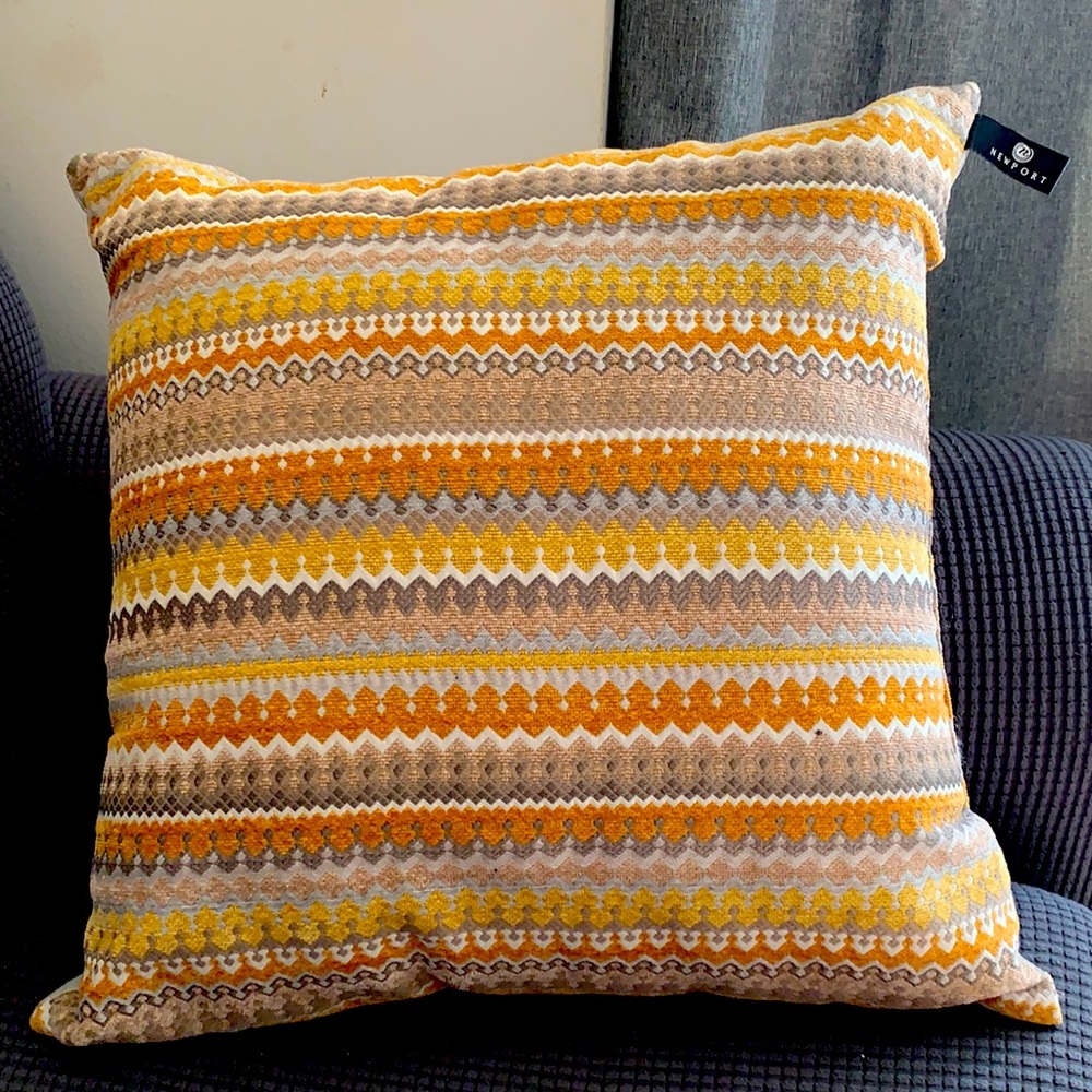 Nice colors. Excellent decoration piece. Good size Clean.  one pillow available